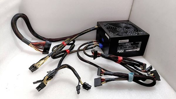 K20 玄人志向 700W KRPW-TI700W/94+ PC用 電源BOX 電源ユニット拍卖