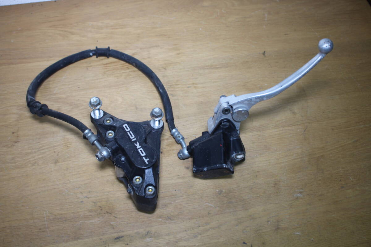 送料 ¥1500 SUZUKI スズキ GOOSE グース 350 取外 TOKICO トキコ フロント ブレーキ キャリパー VK42A NJ46A 250 SR GB 流用にも拍卖