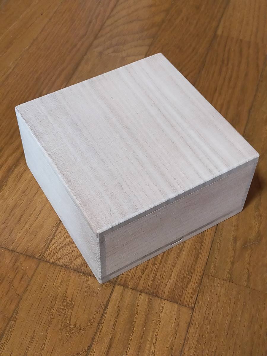 【在庫処分!!】上質桐使用 桐箱 5マス ぐいのみ お猪口 酒器 拍卖