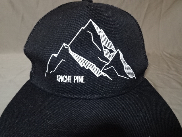 激レア USA購入 アメリカ アウトドア系アパレルブランド【Apache Pine】 山脈 ロゴプリント入り メッシュキャップ ブラック 中古良品拍卖