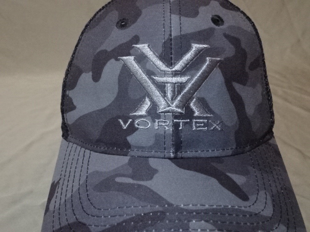 激レア USA購入 アメリカ企業モノ ライフルなど スコープメーカー【VORTEX OPTICS】 ロゴ刺繍入り カモフラ柄 メッシュキャップ 中古良品拍卖