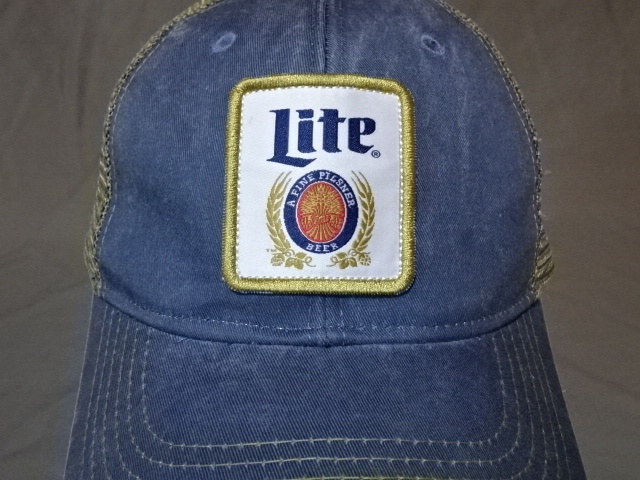 激レア USA購入 アメリカ企業モノ ウィスコンシン州 ミルウォ―キー ミラーライト【Miller Lite 】ロゴワッペン付 メッシュキャップ 中古品拍卖