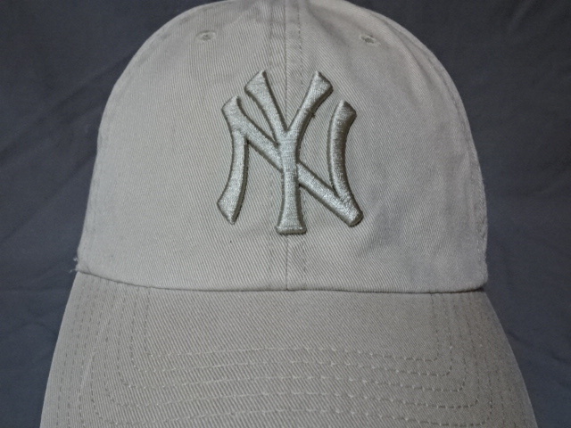 激レア USA購入【47BRAND】 MLBメジャー ニューヨーク ヤンキース【New York Yankees】【NY】ロゴ刺繍入りキャップ ベージュ 中古良品拍卖