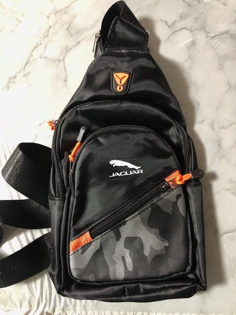 オフ会で目立つ? ジャガーロゴ 黒 軽量ボディーバッグ XJ Fペイス Fスポーツ EX拍卖