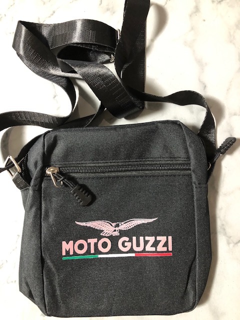 送料無料!オフ会で目立つ?モトグッチ MOTO GUZZIロゴ小型軽量ポーチ・ポシェット スマホ入れ ブレヴァ V11 V7 ルマン750拍卖