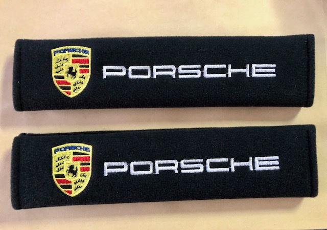 送料無料、誰も持ってない?さりげなく目立つ! ポルシェロゴ黒シートベルトカバー911 930 991 992 718 マカン カイエン ケイマン拍卖