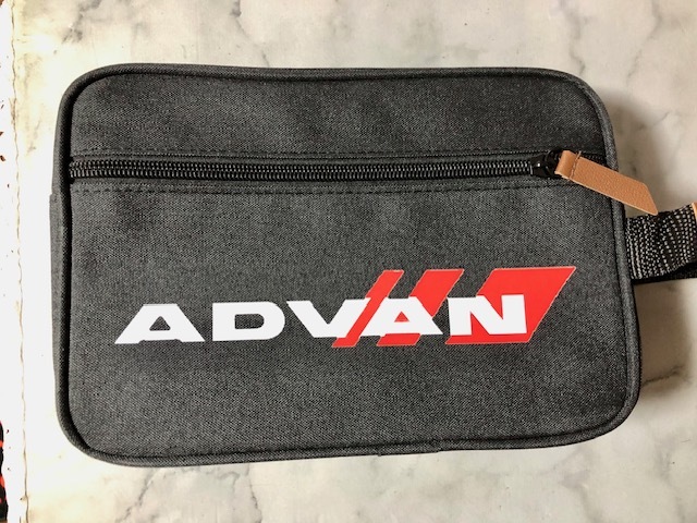 送料無料!さり気なく目立つ!アドバン ADVANロゴ 小型軽量ポーチ・セカンドバッグ ネオバ スポコン 大黒埠頭 湾岸ミッドナイト拍卖