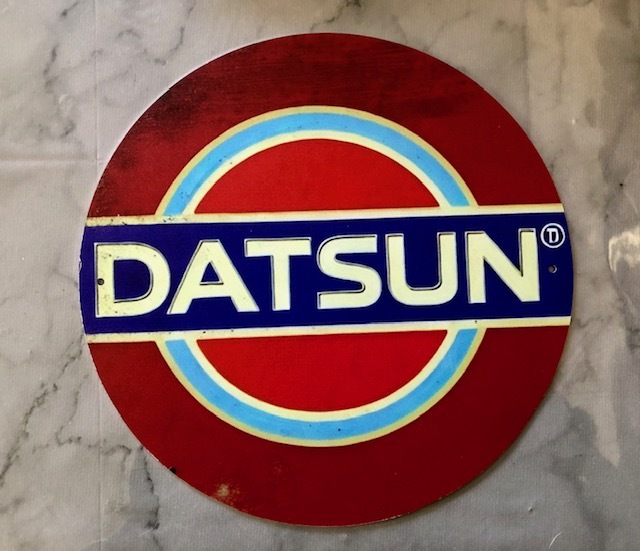 誰も持ってない? ダットサン DATSUN ロゴ アルミのアート看板 お部屋に・ガレージに! 送料サービス ブルーバード サニー S30拍卖