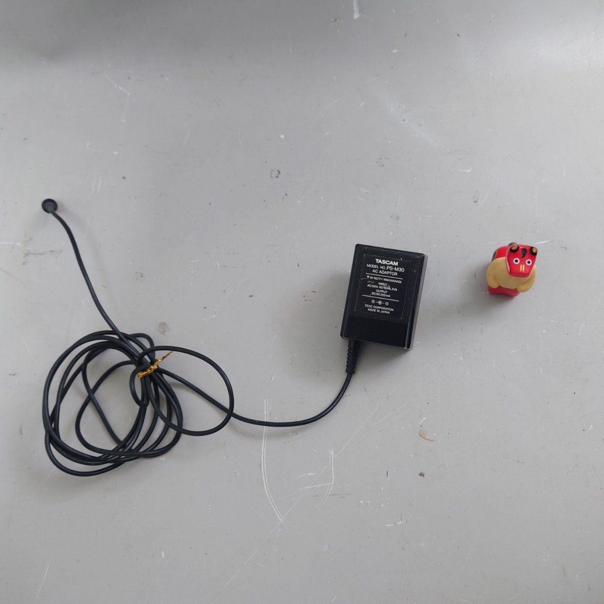 TASCAM PS-M30 MIDI テープシンクロナイザー 用 ACアダプター DC9V 200mA拍卖