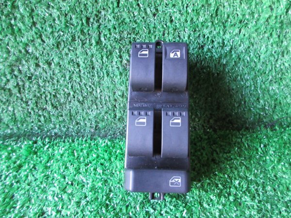 S1422 ◆ダイハツ タント『L375S』 パワーウインドスイッチ 右側 PW◆中古品 運転席側 L575S L675S L455S LA100S 送料600円拍卖