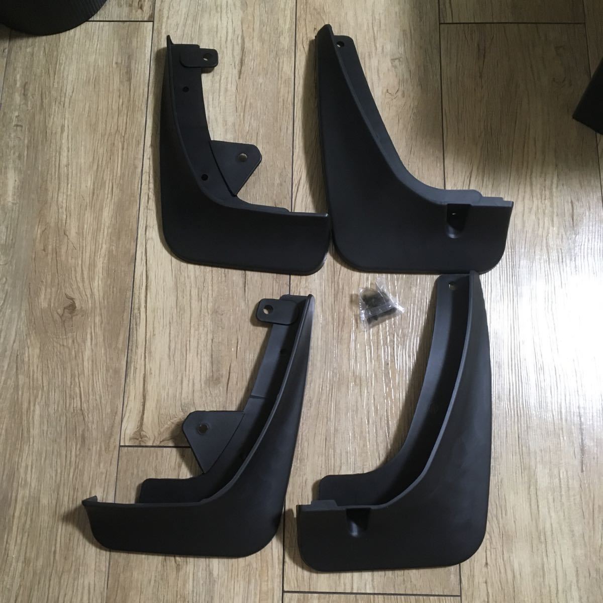 30920AMA758 マツダ純正の60%以下 CX-3 マッドガード 泥除け 泥よけ 1台分 4枚セット ブラック 黒 ねじ止め 海外製 説明書なし 新品拍卖