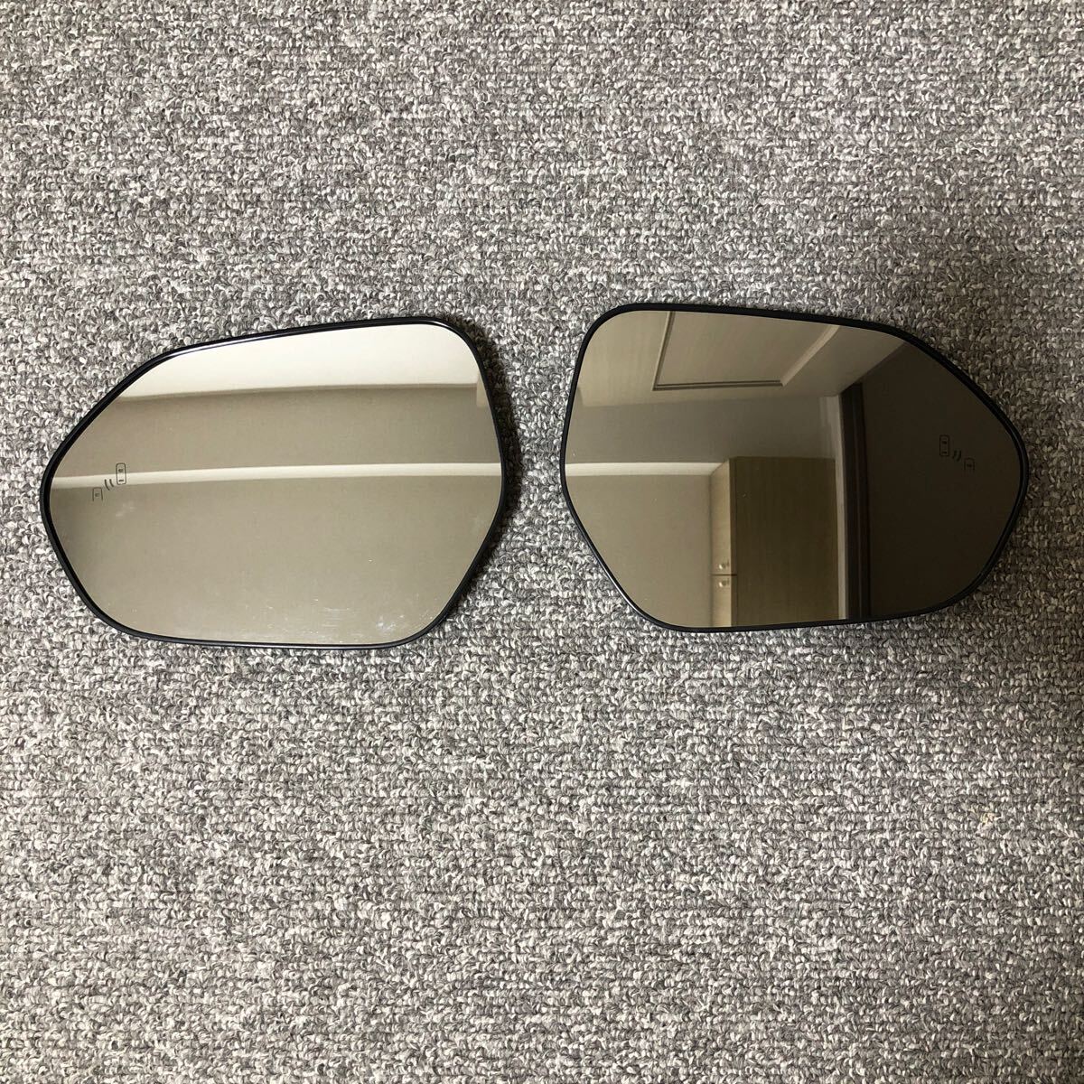 51015MEL900 送料無料 トヨタ純正 C-HR ドアミラー サイドミラー レンズ 左右セット BMS付 ブラインドスポット 573887 573886 R1300 中古拍卖