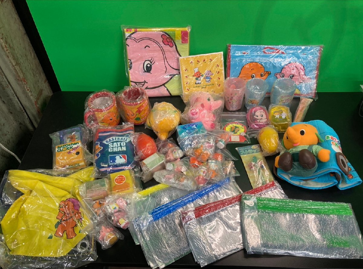 【e25110009】佐藤製薬 サトちゃん サトコちゃん 雑貨 グッズ まとめ ぬいぐるみ コップ ピンズ キーホルダー クロック 他 昭和レトロ拍卖