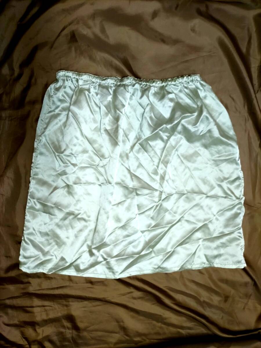 スカートペチコート グレージュ シャンパンゴールド サテン ポリエステル ツルツル ピカピカ LL~5Lサイズくらい拍卖