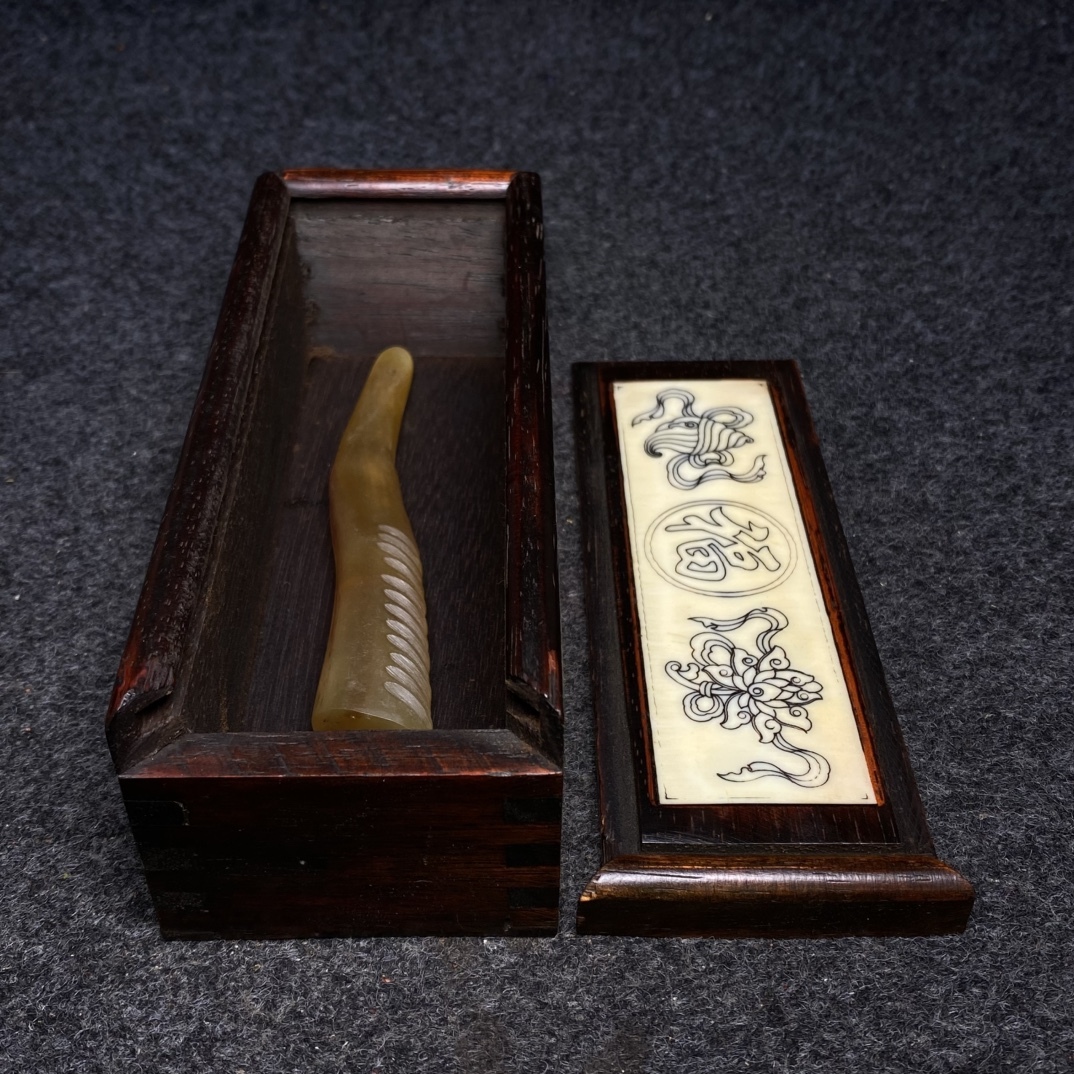 館蔵 羊角彫 羊角尖 花梨木盒 古董品 時代物 賞物 貴重 稀少珍品 中国古美術 古美味 蔵出拍卖