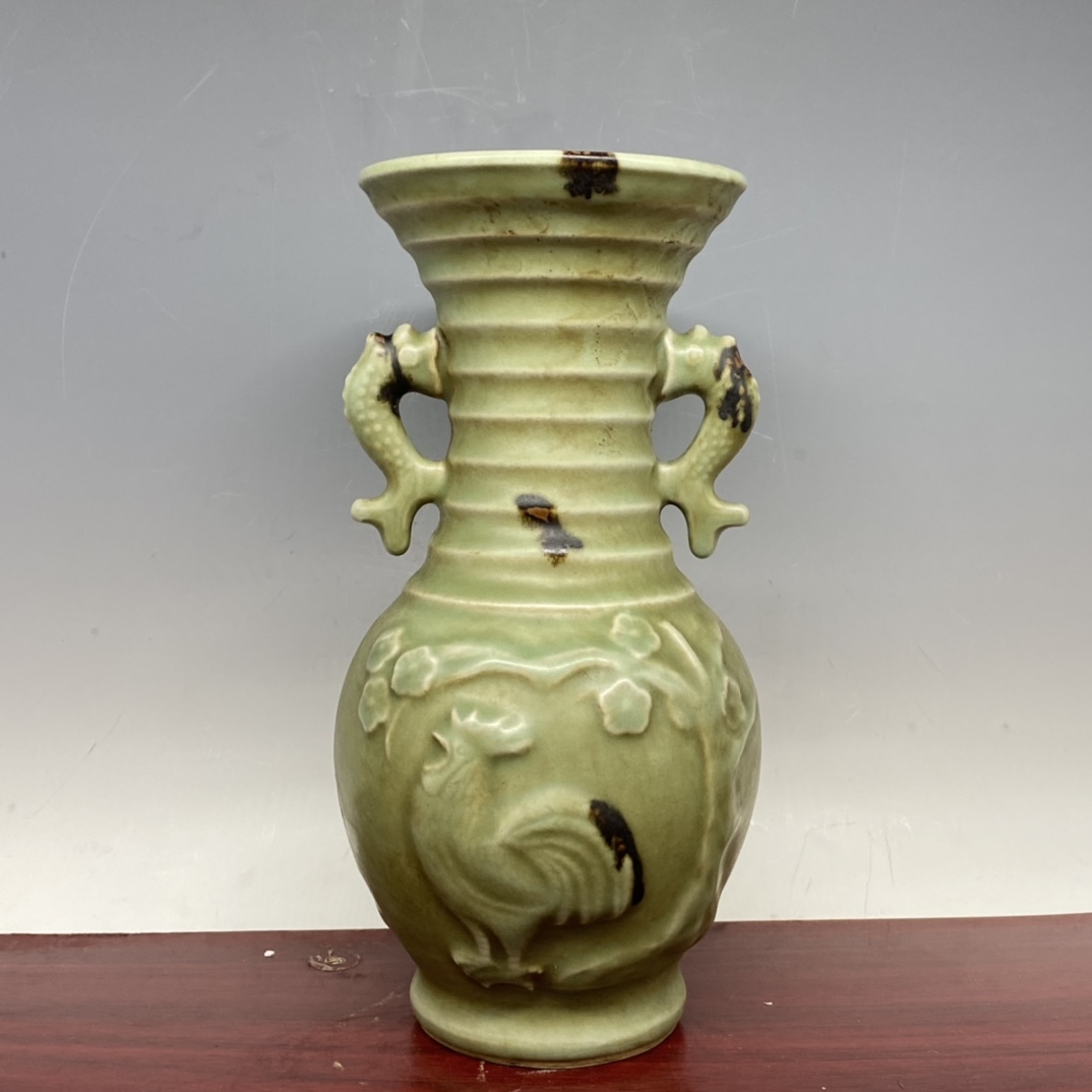 館蔵 宋代 龍泉 雙耳 賞瓶 古陶瓷品 陶藝 古董品 時代物 賞物 貴重 稀少珍品 中国古美術 古美味 蔵出拍卖