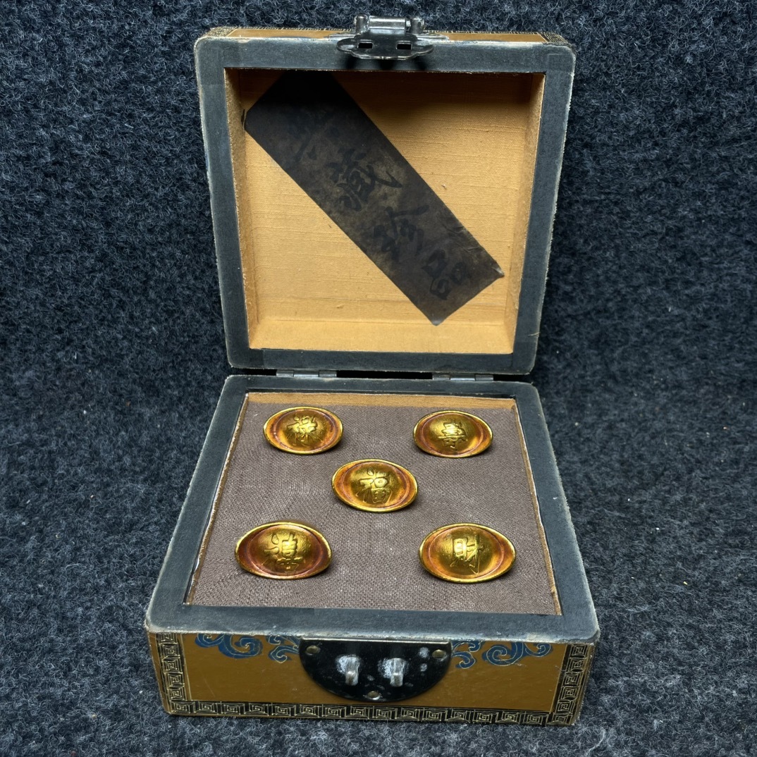 館蔵 清代 乾隆 古銅彫 塗金 元寶 漆器盒 古董品 時代物 賞物 貴重 稀少珍品 中国古美術 古美味 蔵出拍卖