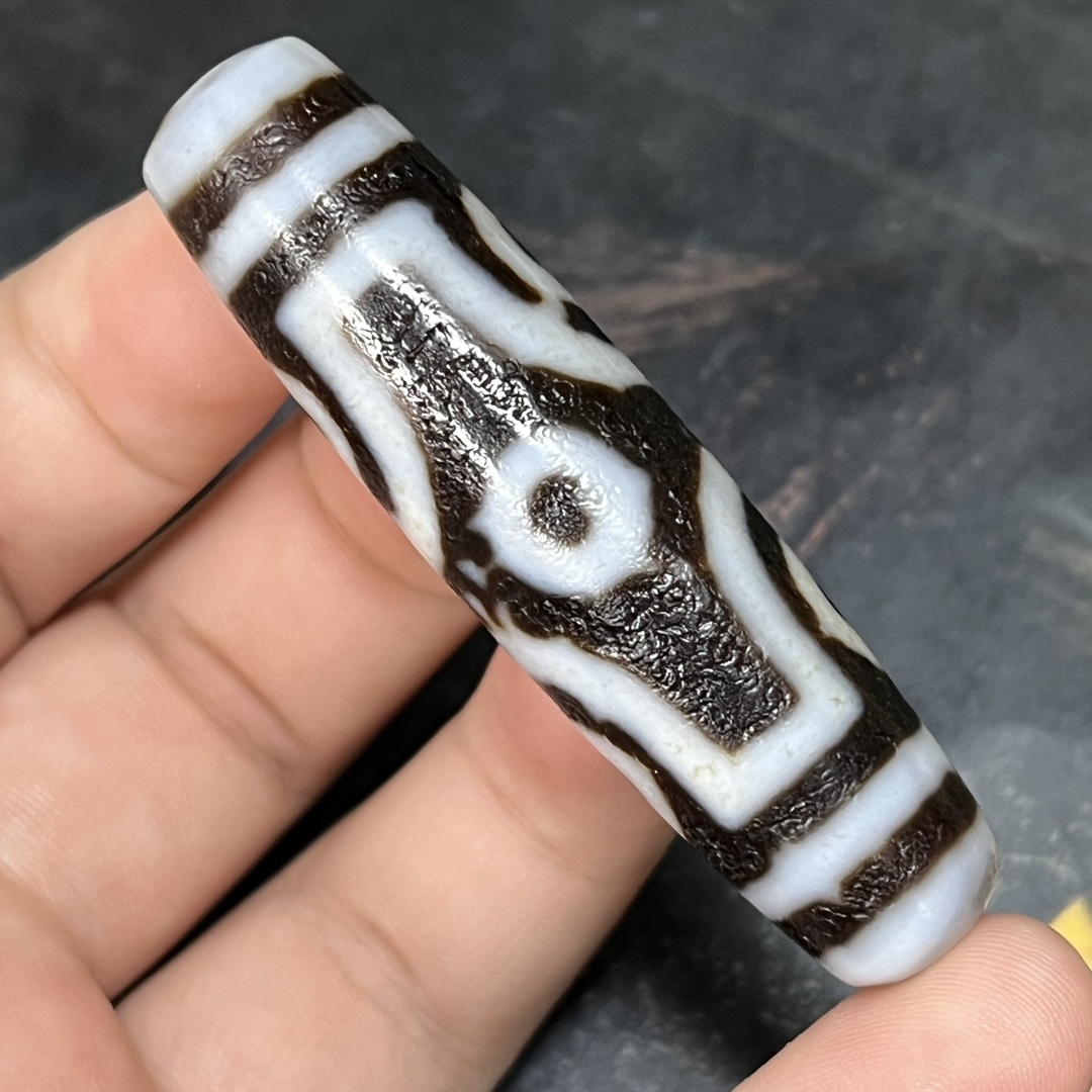 館蔵 八眼天珠 風水開運 自然風化 高油 根付 時代物 古置品 賞物 貴重 稀少珍品 中国古美術 古美味 蔵出拍卖
