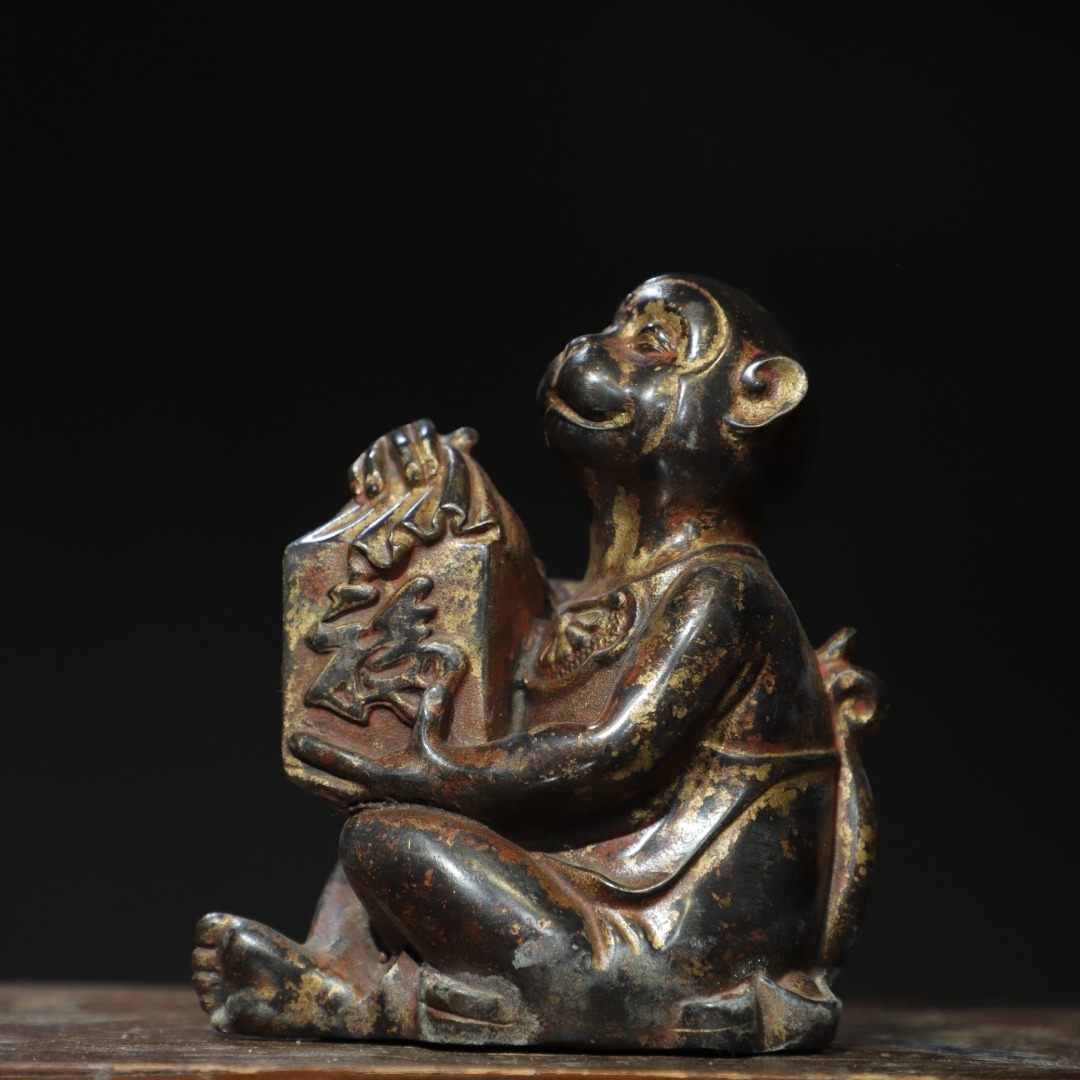 館蔵 古銅彫 拓金 靈猴 文案擺件 時代物 古置品 賞物 貴重 稀少珍品 中国古美術 古美味 蔵出拍卖