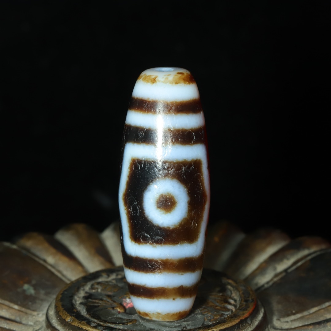 館蔵 三眼天珠 風水開運 自然風化 高油 根付 古董品 時代物 賞物 貴重 稀少珍品 中国古美術 古美味 蔵出拍卖