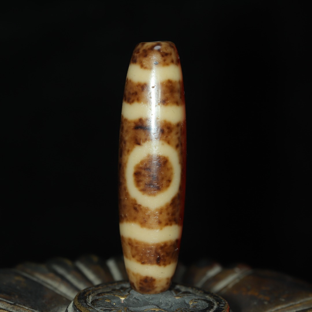 館蔵 三眼天珠 風水開運 自然風化 高油 根付 古董品 時代物 賞物 貴重 稀少珍品 中国古美術 古美味 蔵出拍卖