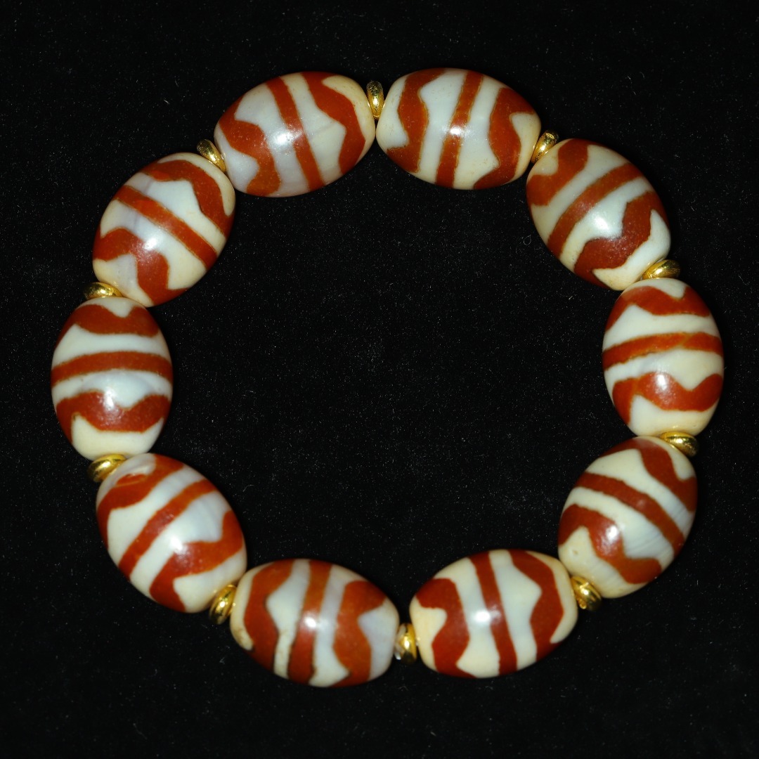 館蔵 虎牙天珠 手鏈 風水開運 自然風化 高油 根付 古董品 時代物 賞物 貴重 稀少珍品 中国古美術 古美味 蔵出拍卖