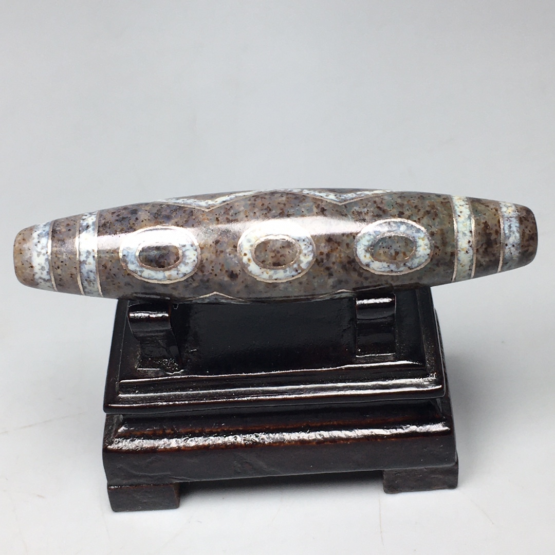 館蔵 六眼天珠 風水開運 自然風化 高油 根付 古董品 時代物 賞物 貴重 稀少珍品 中国古美術 古美味 蔵出拍卖