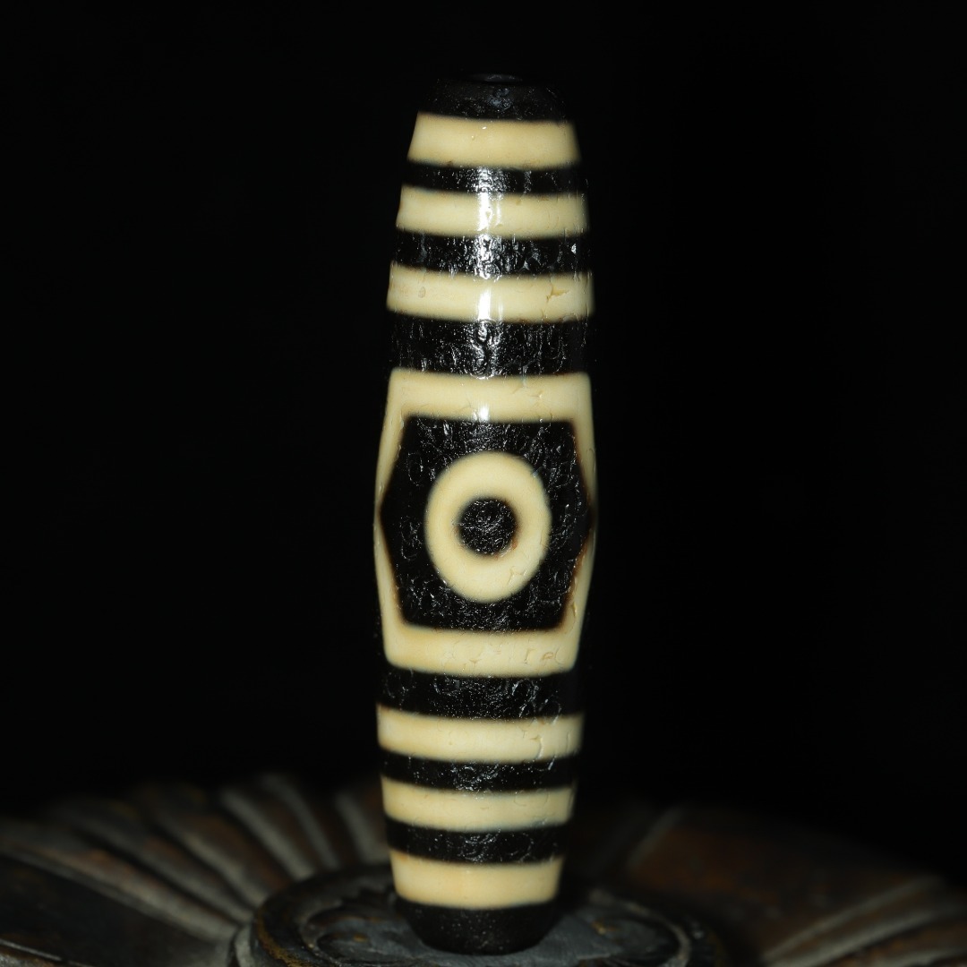 館蔵 三眼天珠 風水開運 自然風化 高油 根付 古董品 時代物 賞物 貴重 稀少珍品 中国古美術 古美味 蔵出拍卖