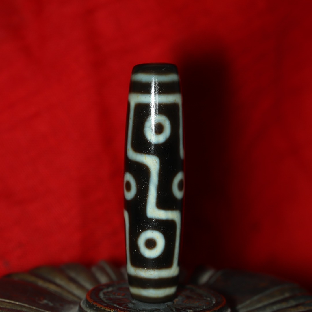 館蔵 九眼天珠 風水開運 自然風化 高油 根付 古董品 時代物 賞物 貴重 稀少珍品 中国古美術 古美味 蔵出拍卖