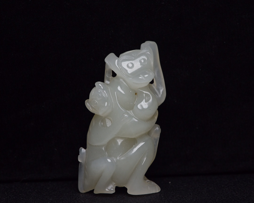 館蔵 和田玉彫 靈猴獻寿 吊墜 古董品 時代物 賞物 貴重 稀少珍品 中国古美術 古美味 蔵出拍卖