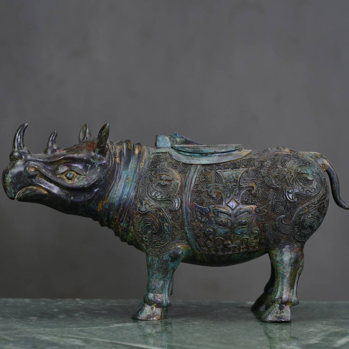 館蔵 西周 青銅器 犀牛鼎 古董品 時代物 賞物 貴重 稀少珍品 中国古美術 古美味 蔵出拍卖