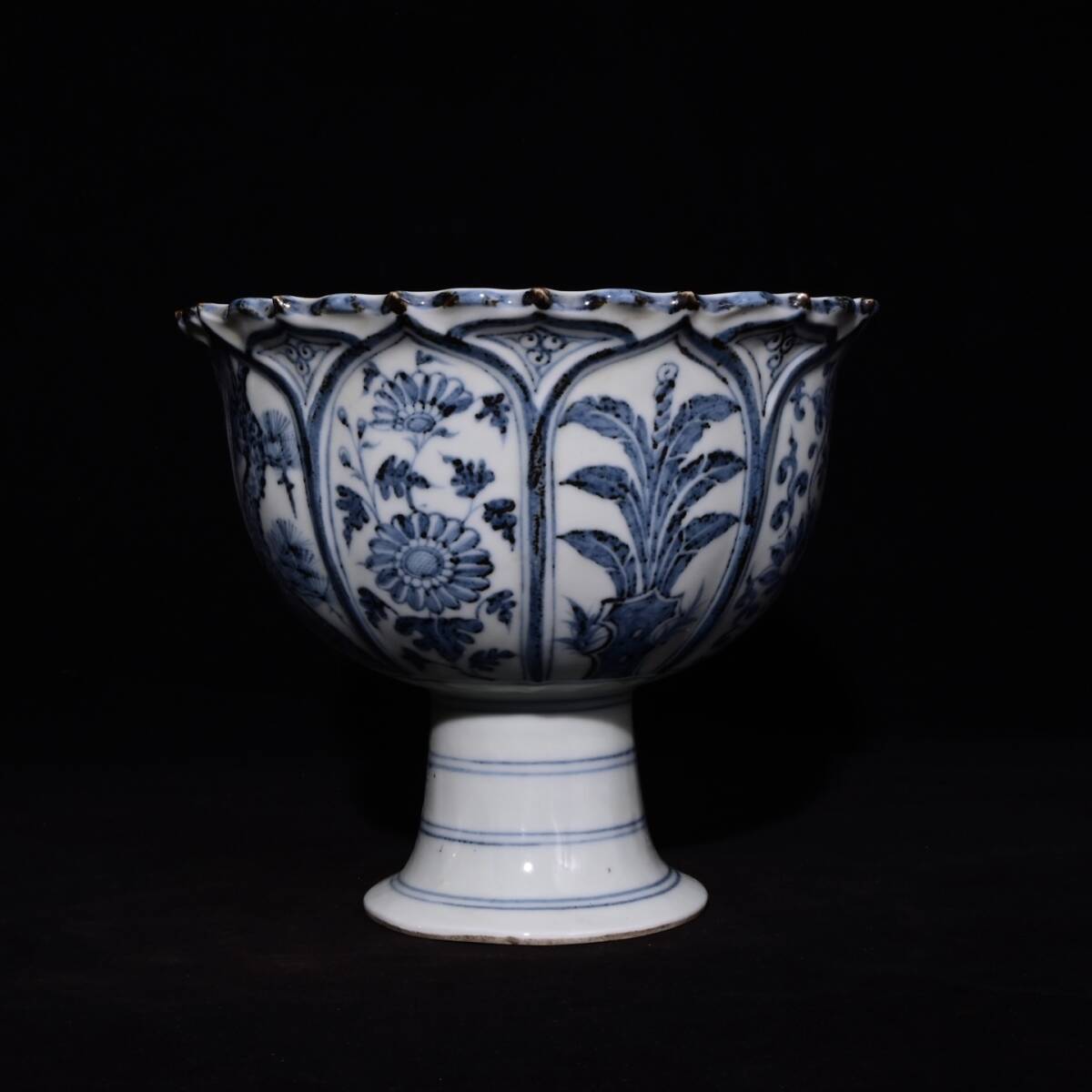 館蔵 明代 青花 魚藻紋 高足碗 古陶瓷品 陶藝 古董品 時代物 賞物 貴重 稀少珍品 中国古美術 古美味 蔵出拍卖