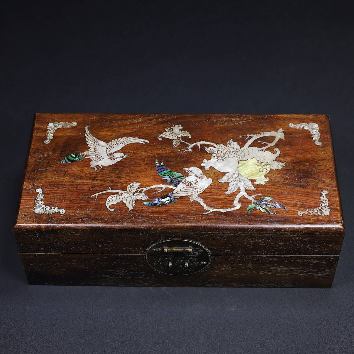館蔵 花梨木彫 多寶盒 收納盒 古董品 時代物 賞物 貴重 稀少珍品 中国古美術 古美味 蔵出拍卖