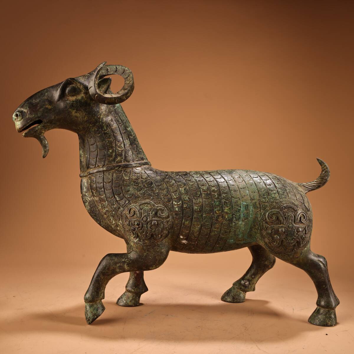 館蔵 青銅器 羊 擺件 古董品 時代物 賞物 貴重 稀少珍品 中国古美術 古美味 蔵出拍卖