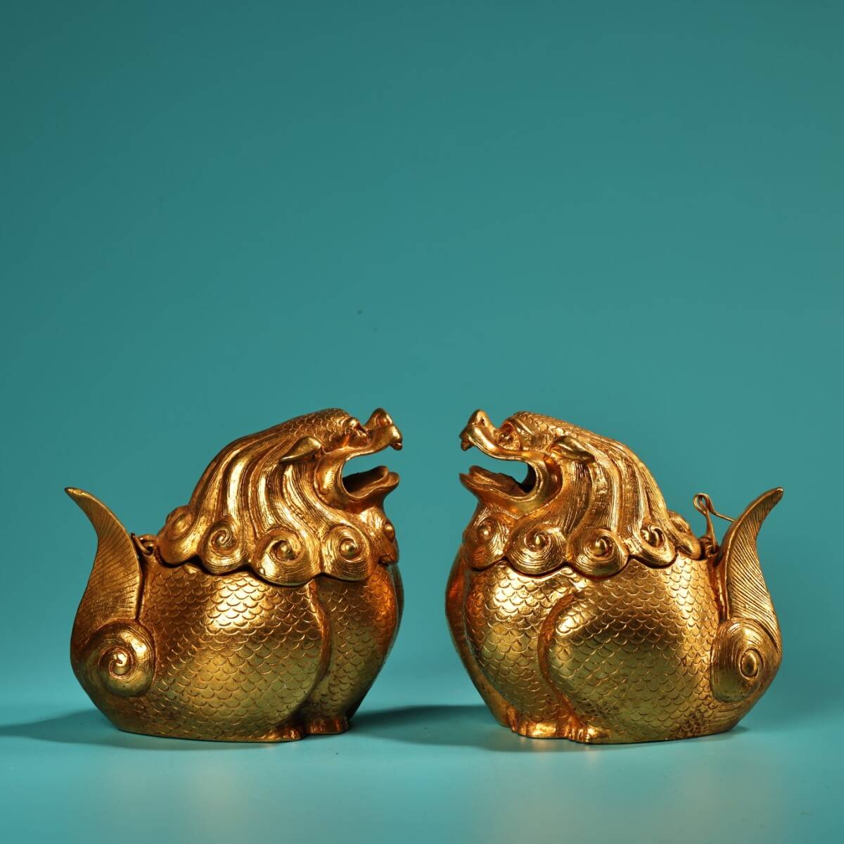 館蔵 古銅彫 鏨刻 塗金 神獣 熏香炉 古董品 時代物 賞物 貴重 稀少珍品 中国古美術 古美味 蔵出拍卖