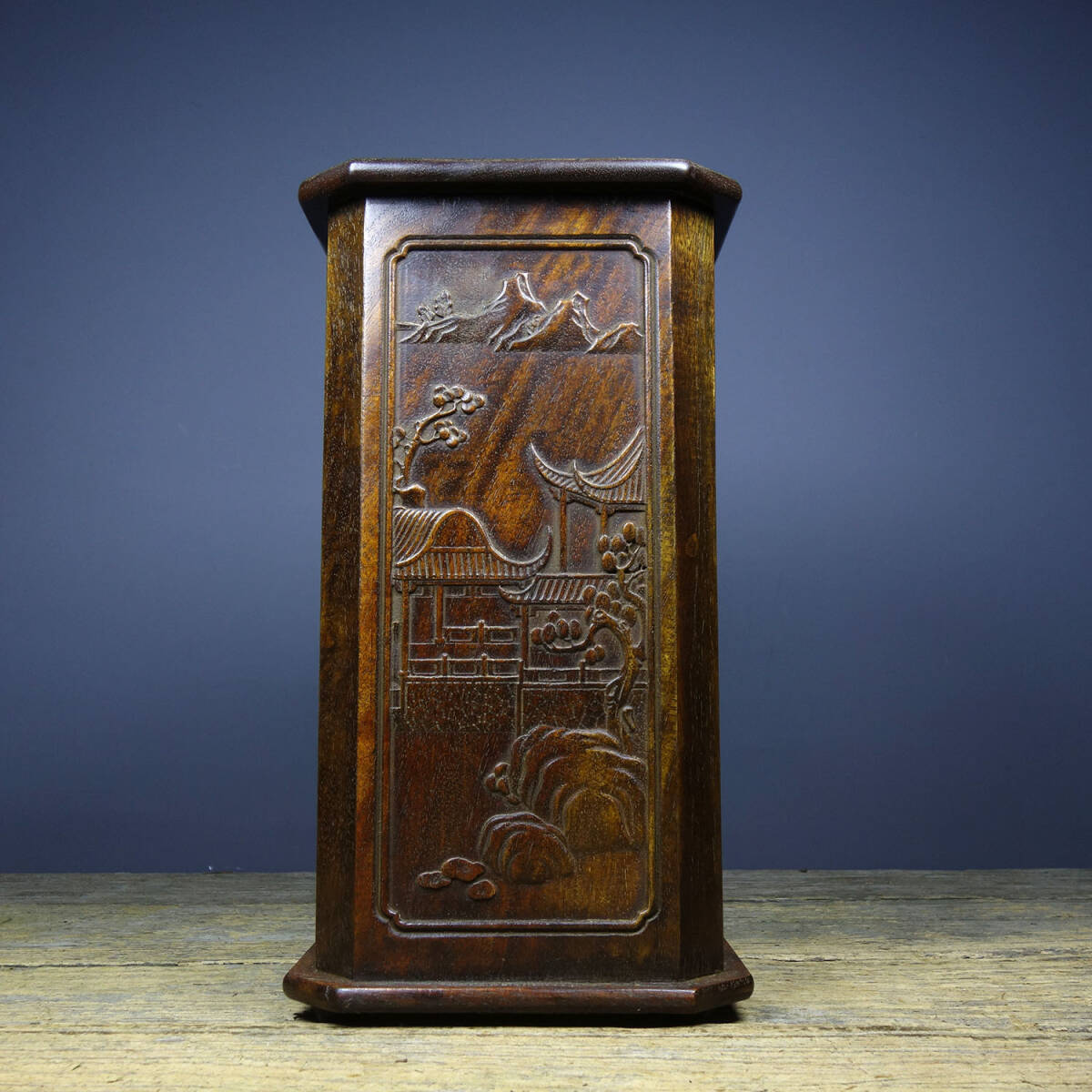 館蔵 花梨木彫 山水 筆筒 古董品 時代物 賞物 貴重 稀少珍品 中国古美術 古美味 蔵出拍卖