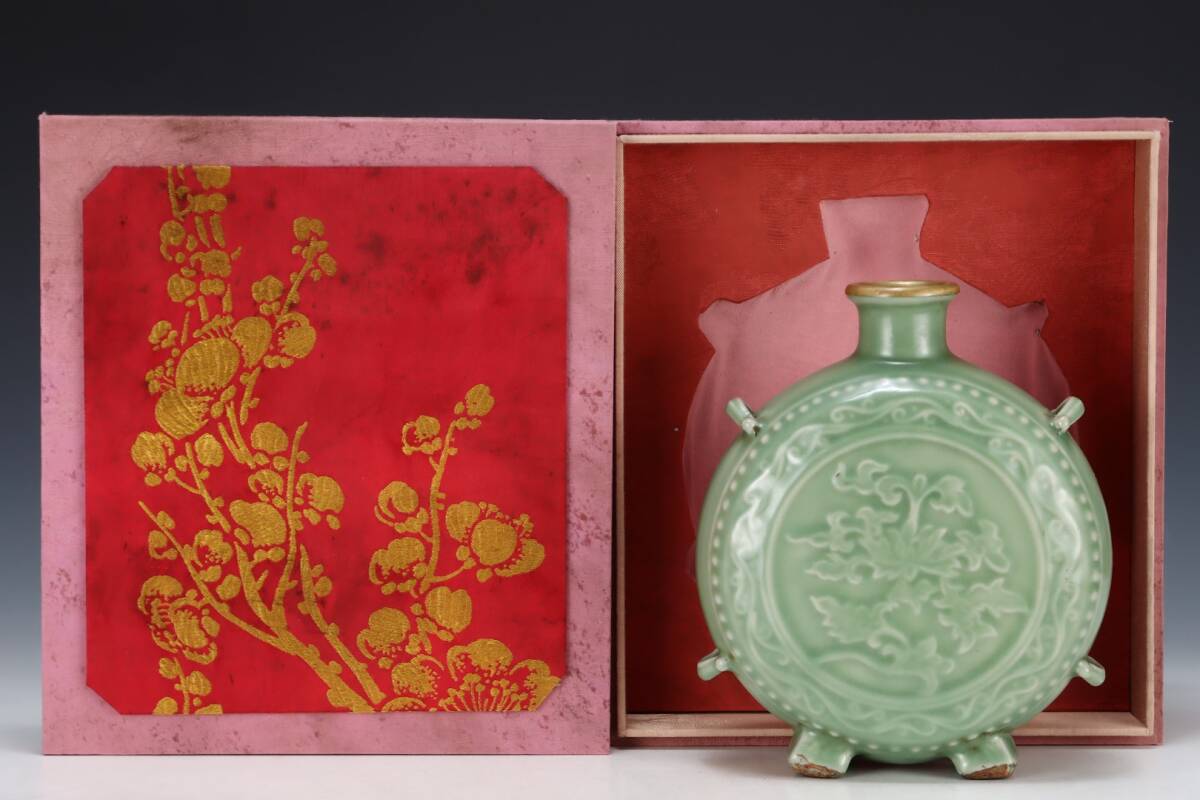 館蔵 宋代 龍泉 扁瓶 古陶瓷品 陶藝 古董品 時代物 賞物 貴重 稀少珍品 中国古美術 古美味 蔵出拍卖