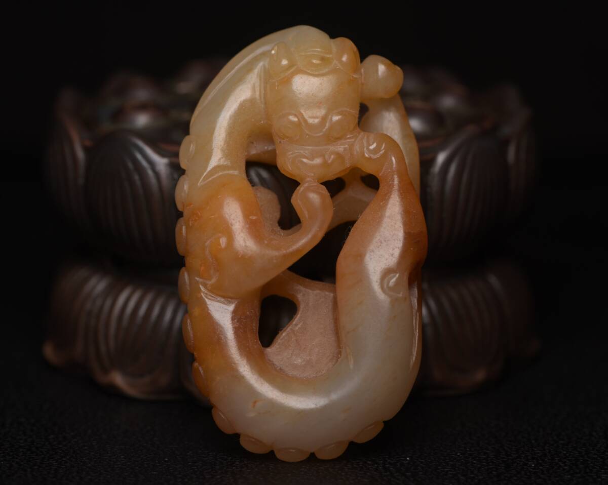 館蔵 和田玉彫 龍 吊墜 古董品 時代物 賞物 貴重 稀少珍品 中国古美術 古美味 蔵出拍卖