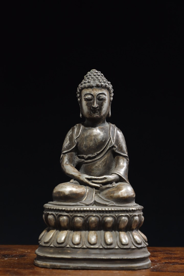 館蔵 古銅彫 塗銀 釋迦牟尼 仏像 時代物 古置品 賞物 貴重 稀少珍品 中国古美術 古美味 蔵出拍卖