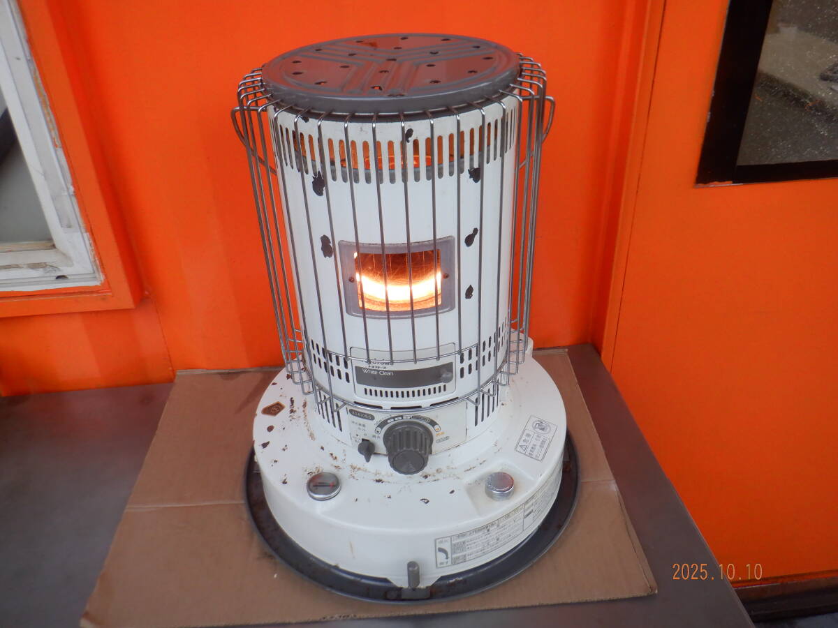 トヨトミストーブ KSA-105G 送料3500円 石油ストーブ しん式 自然対流形 灯油ストーブ 中古品 拍卖