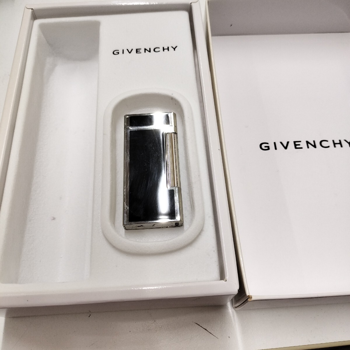 GIVENCHY ジバンシー 2000 ガスライター ジバンシィ 喫煙具 喫煙グッズ拍卖