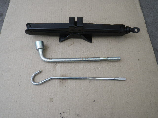 ムーヴ カスタムRS☆LA100S◆純正ジャッキ 中古品 6594拍卖