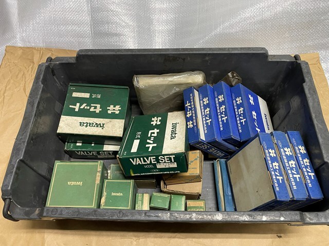 372 IWATA エアコンプレッサー 部品 まとめて ピストン 弁セット 吸気弁 吐出し弁 岩田 まとめ売り CS-2100PB DCS-150 CS-275NB CS-165P拍卖
