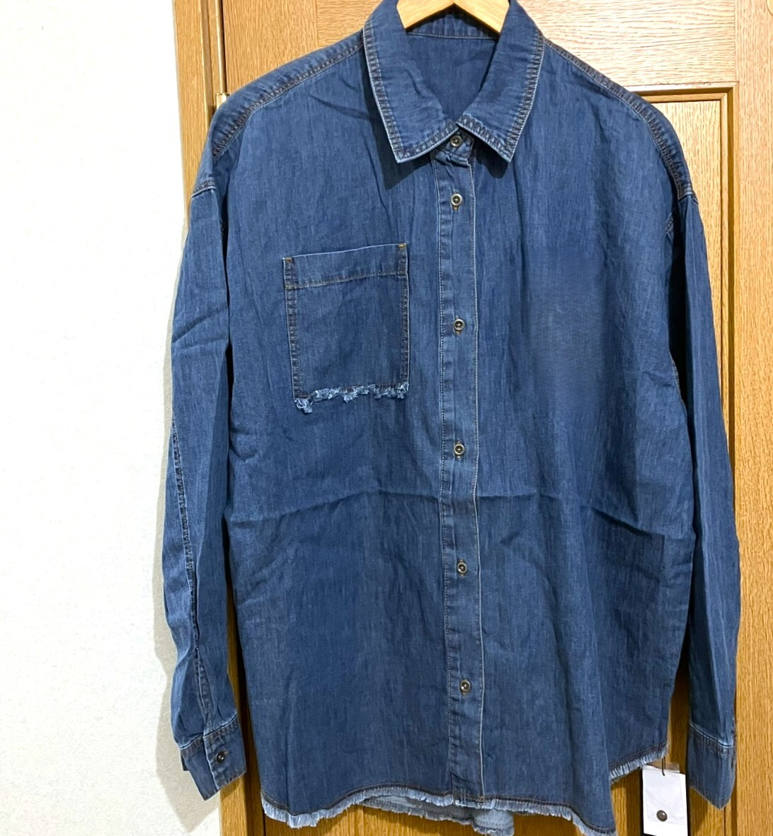 新品 タグ付き Kastane ビッグデニムシャツ デニム シャツ 青色~藍色 綿100% レディース フリーサイズ拍卖