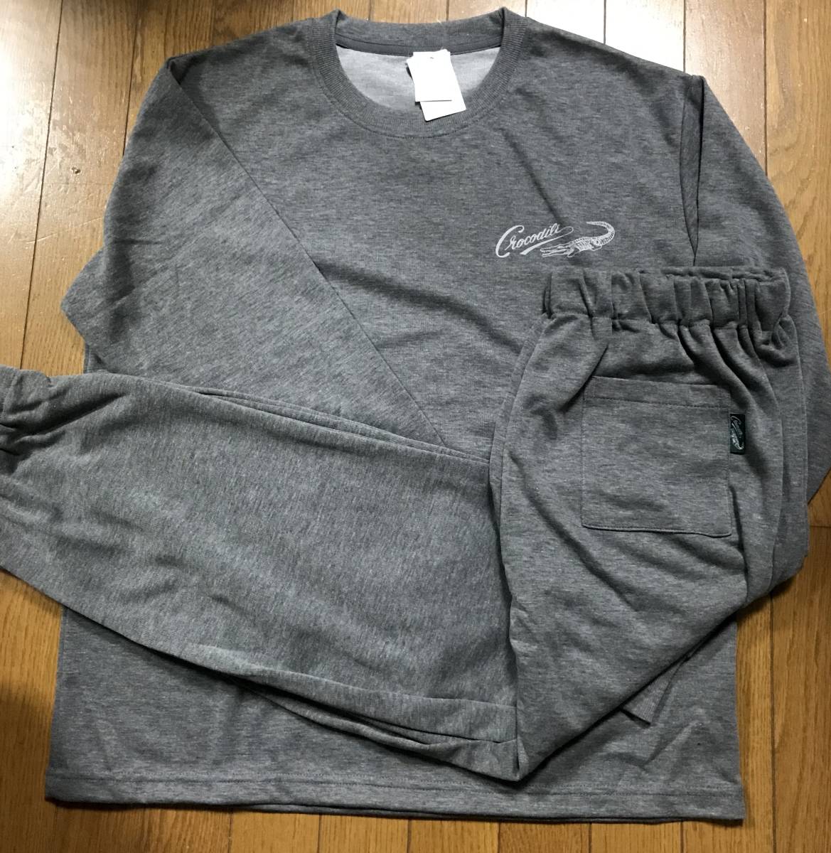 新品 タグ付き クロコダイル パジャマ メンズL チャコール グレー拍卖