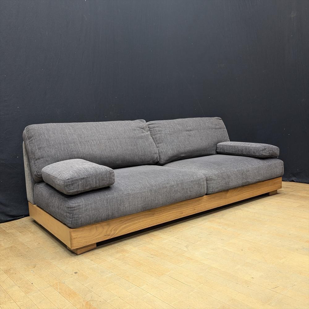 ★IDC大塚家具★テスタ★ウォールナット★無垢材★27万★ ローソファ 3人掛け 3P ワイド2P フェザー カバーリング 北欧スタイル拍卖