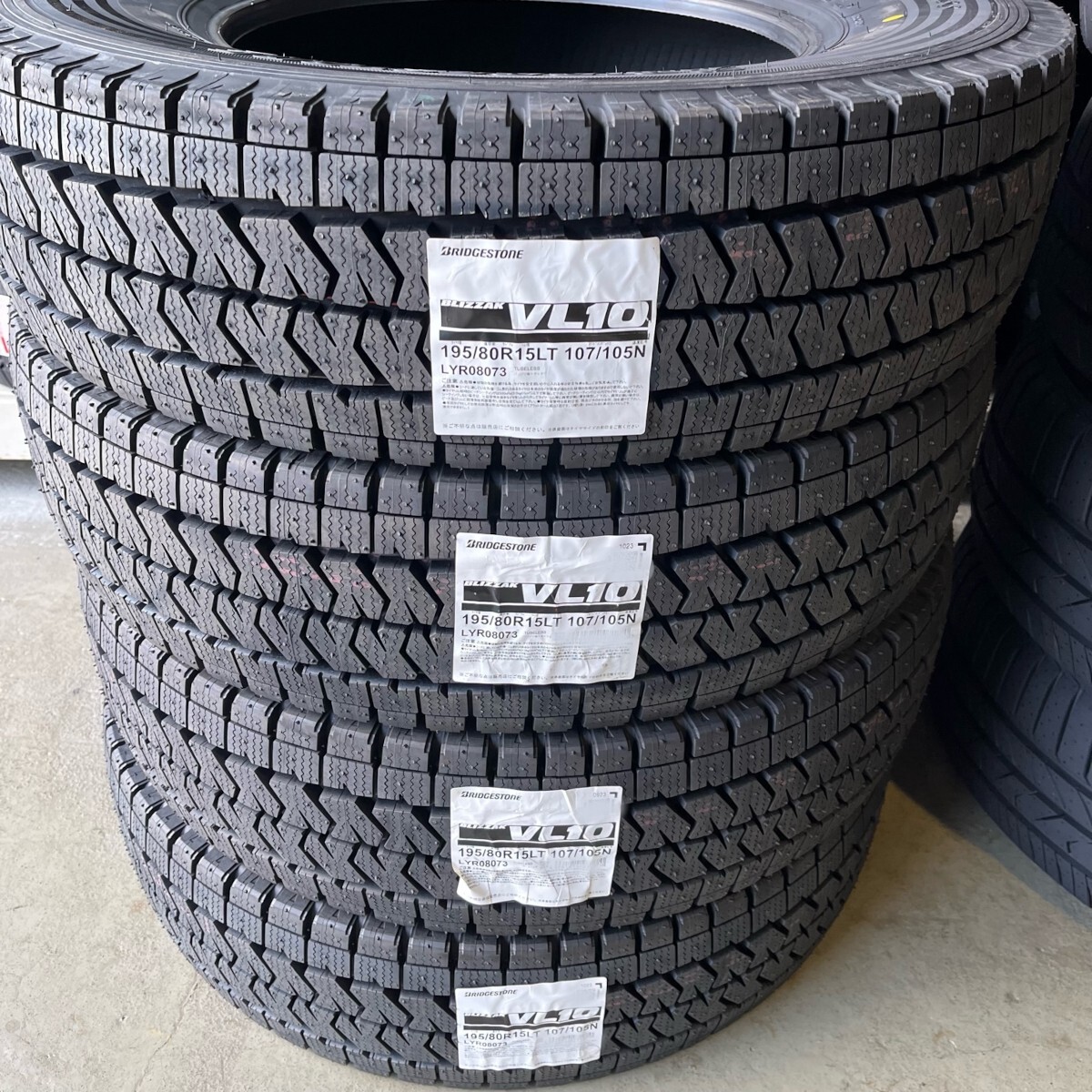 新品 2025年製 ブリヂストン ブリザック VL10 195/80R15 LT 107/105 N スタッドレス 4本 SET 正規品 在庫特価 最短当日発送 個人宅OK拍卖