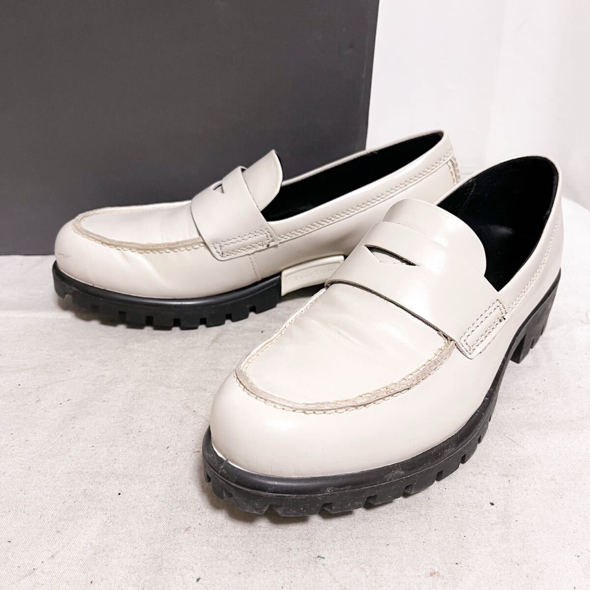 和865★ 箱付き ecco エコー レザー コインローファー スリッポン シューズ UK3.5-4 ライトベージュ レディース拍卖