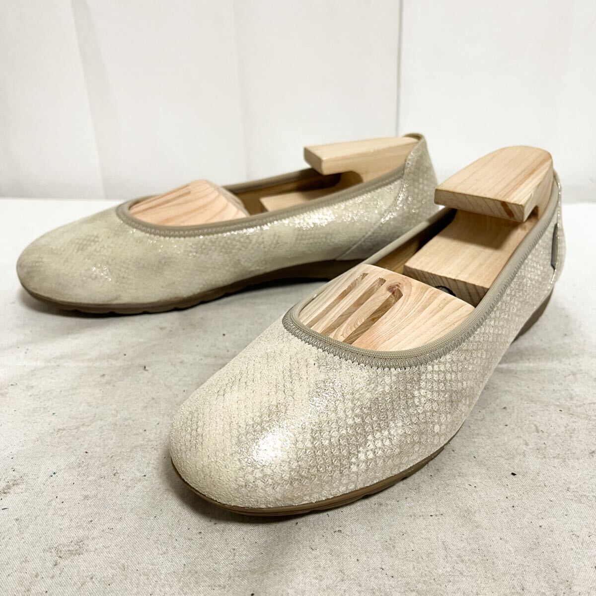 和865★ MEPHISTO メフィスト パンプス シューズ パイソンプリント キラキラ US7 サンド カーキ シルバー レディース拍卖