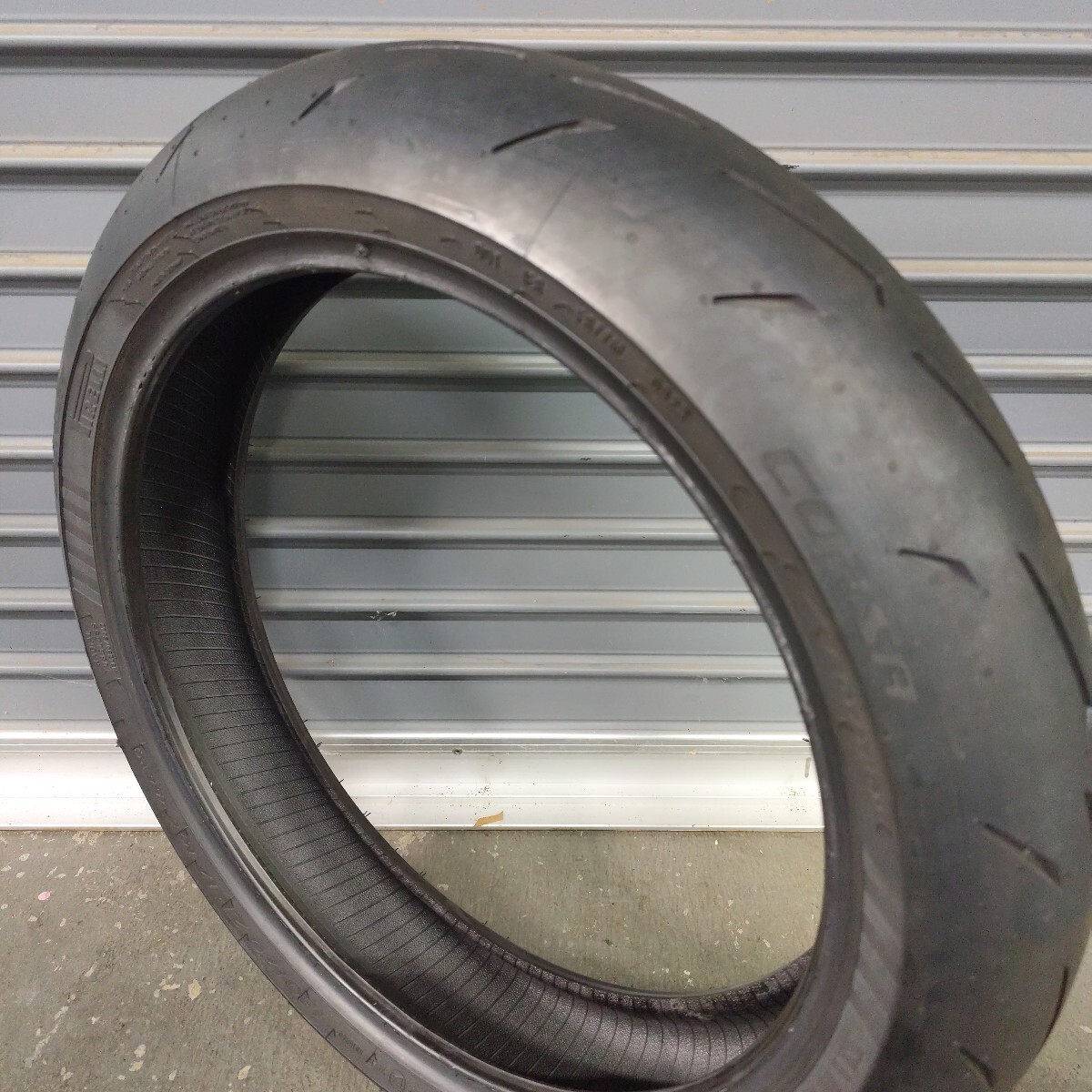 PIRELLI DIABLO ROOSO Ⅳ CORSA ピレリ ディアブロ ロッソ 4 コルサ 120/70 17 120/70ZR17 ほぼ新品拍卖